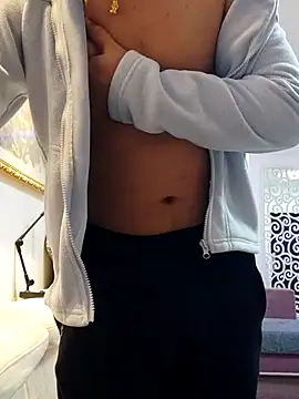 guozuo online show from November 6, 2025, 2:07 pm