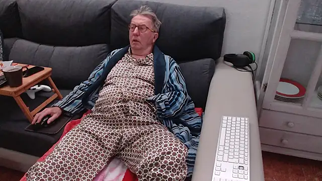 Nudelschwanz online show from February 3, 2025, 11:26 pm