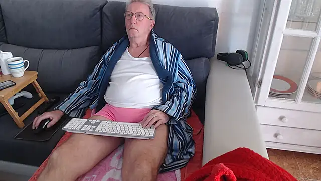 Nudelschwanz online show from February 10, 2025, 4:04 pm