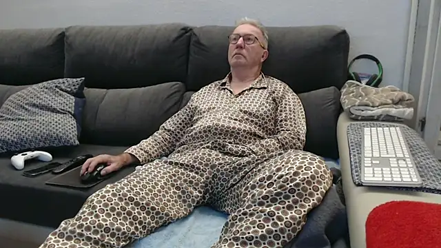 Nudelschwanz online show from February 9, 2026, 5:44 am