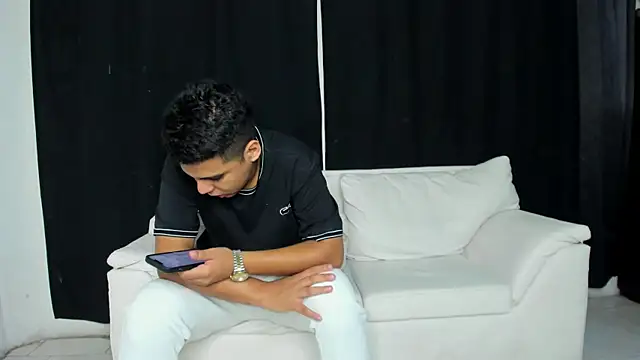 Snapshot of self_love46 chatting on October 21, 2025, 8:53 pm self love46 online show from October 21, 2025, 8:53 pm