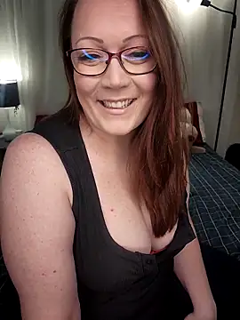 BBWQUEENBEEE online show from February 16, 2025, 6:54 pm