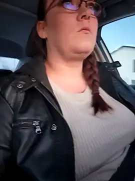 BBWQUEENBEEE online show from February 19, 2025, 2:12 pm