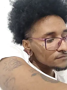 Snapshot of deagon996 chatting on February 9, 2025, 10:43 pm deagon996 online show from February 9, 2025, 10:43 pm