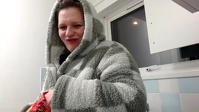 samanthaalice online show from February 10, 2025, 6:24 pm