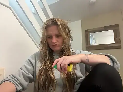 samanthaalice online show from September 11, 2025, 8:03 am