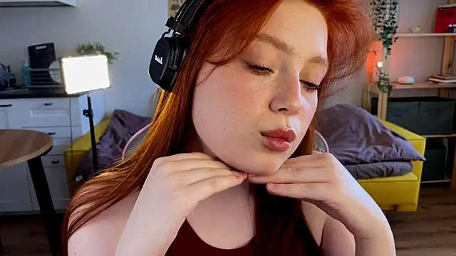 Sofy Benson online show from May 14, 2026, 1:51 pm