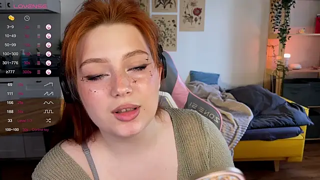 Snapshot of Sofy_Benson chatting on June 12, 2026, 1:43 pm Sofy Benson online show from June 12, 2026, 1:43 pm