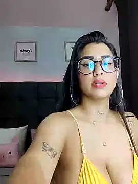 lovely violet13 online show from December 12, 2024, 12:05 am