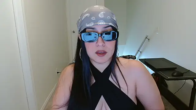 Snapshot of Sassy_Latina chatting on October 4, 2025, 7:34 pm Sassy Latina online show from October 4, 2025, 7:34 pm