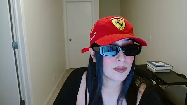 Sassy Latina online show from December 4, 2025, 4:33 am