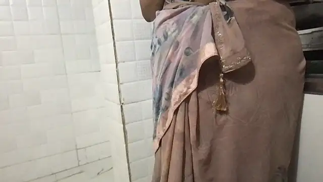 Riyasingh9 online show from October 17, 2025, 3:20 am