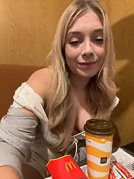 CherryAuroraa online show from December 15, 2024, 8:47 pm