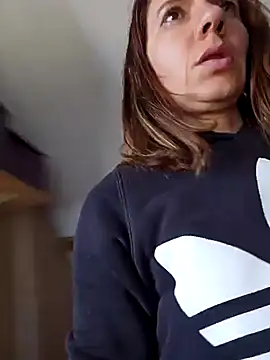 Lina lou4 online show from January 12, 2025, 1:37 pm