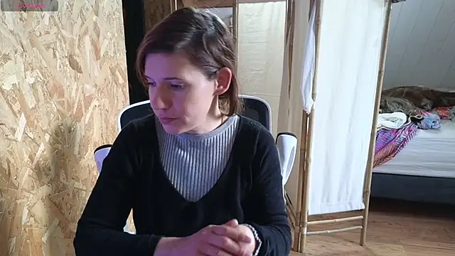 Lina lou4 online show from March 16, 2025, 12:44 pm