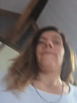 Lina lou4 online show from November 17, 2025, 3:40 pm