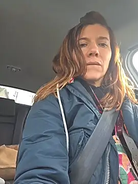 Lina lou4 online show from November 30, 2025, 9:57 am