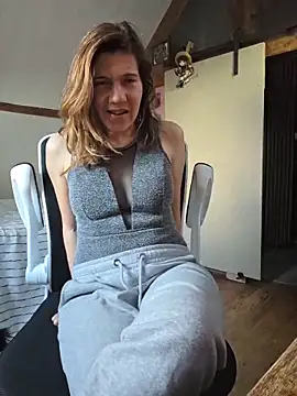 Lina lou4 online show from February 6, 2026, 3:15 pm