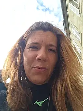 Lina lou4 online show from April 26, 2026, 8:45 am