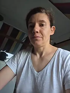 Lina lou4 online show from May 27, 2026, 6:54 am