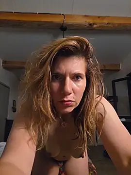 Lina lou4 online show from June 1, 2026, 8:10 pm