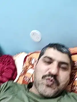 Snapshot of Amandev7 chatting on January 14, 2025, 9:09 pm Amandev7 online show from January 14, 2025, 9:09 pm