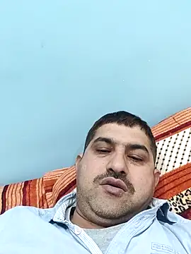 Snapshot of Amandev7 chatting on February 7, 2025, 12:20 am Amandev7 online show from February 7, 2025, 12:20 am