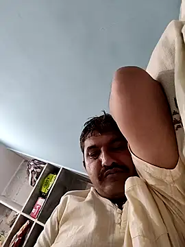 Snapshot of Amandev7 chatting on September 10, 2025, 9:59 pm Amandev7 online show from September 10, 2025, 9:59 pm