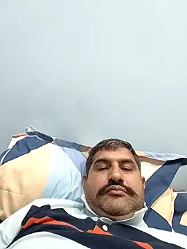 Snapshot of Amandev7 chatting on October 19, 2025, 4:07 pm Amandev7 online show from October 19, 2025, 4:07 pm