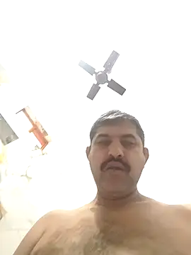 Snapshot of Amandev7 chatting on February 6, 2026, 3:44 am Amandev7 online show from February 6, 2026, 3:44 am