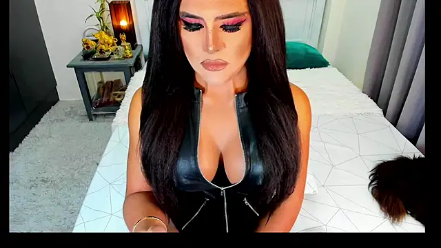 Snapshot of MissNaughtyTyra chatting on April 23, 2026, 1:18 am MissNaughtyTyra online show from April 23, 2026, 1:18 am