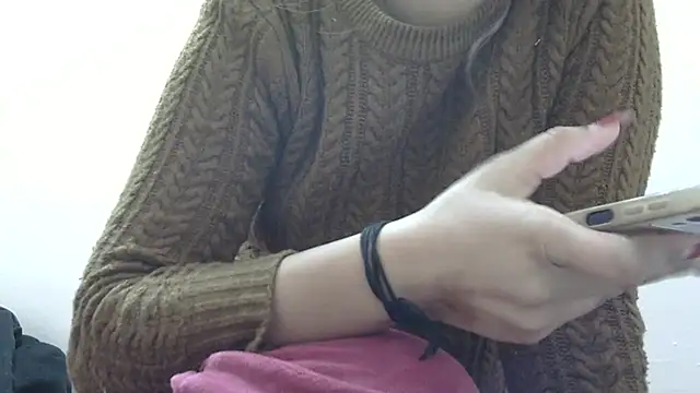 lovelydesi21 online show from January 18, 2026, 1:04 pm