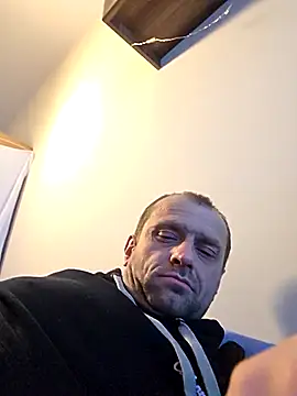 Snapshot of Roman0798 chatting on October 24, 2025, 5:26 am Roman0798 online show from October 24, 2025, 5:26 am