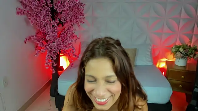Snapshot of cora_22 chatting on December 4, 2024, 3:21 pm cora 22 online show from December 4, 2024, 3:21 pm