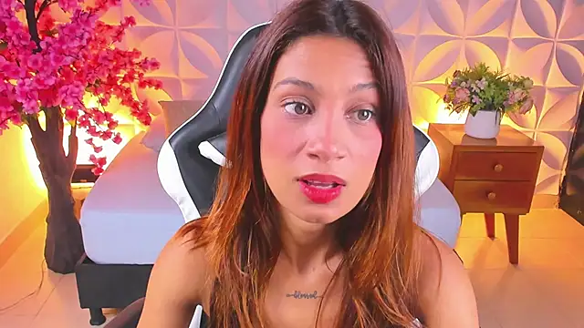 Snapshot of cora_22 chatting on December 26, 2024, 12:27 pm cora 22 online show from December 26, 2024, 12:27 pm