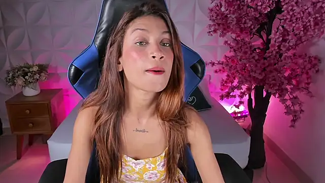 Snapshot of cora_22 chatting on December 30, 2024, 12:20 pm cora 22 online show from December 30, 2024, 12:20 pm