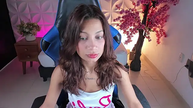 Snapshot of cora_22 chatting on January 25, 2025, 12:16 pm cora 22 online show from January 25, 2025, 12:16 pm