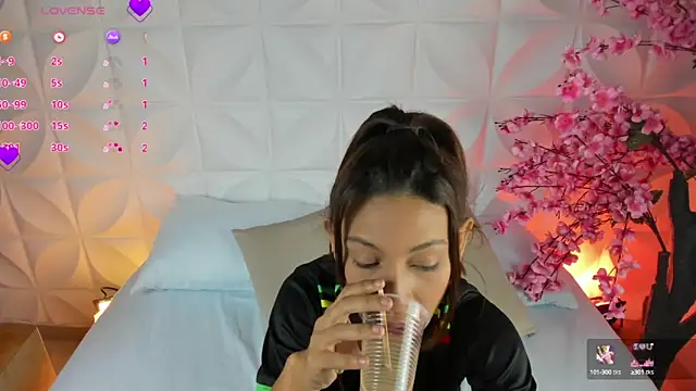 Snapshot of cora_22 chatting on March 15, 2025, 12:45 pm cora 22 online show from March 15, 2025, 12:45 pm