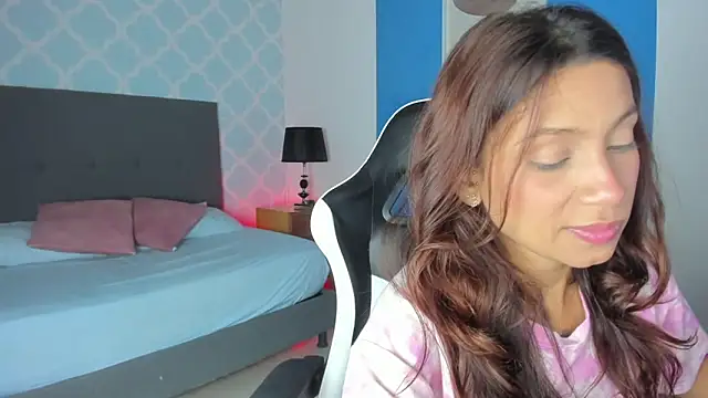 Snapshot of cora_22 chatting on September 9, 2025, 12:48 pm cora 22 online show from September 9, 2025, 12:48 pm