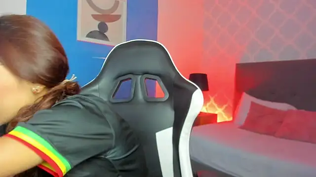 cora 22 online show from September 27, 2025, 12:21 pm