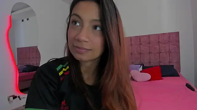 cora 22 online show from April 30, 2026, 1:39 pm