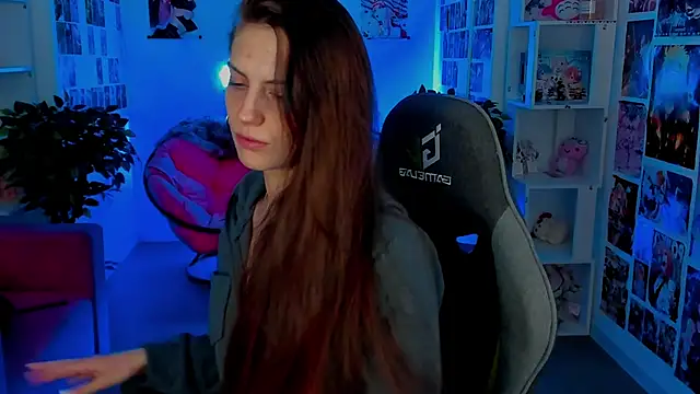 EmilyWilden online show from March 18, 2025, 8:58 am