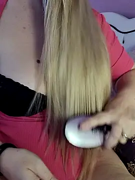 Snapshot of VictoriaMiami chatting on October 11, 2025, 11:31 am VictoriaMiami online show from October 11, 2025, 11:31 am