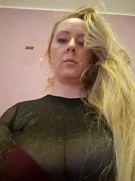 VictoriaMiami online show from February 15, 2026, 12:36 pm