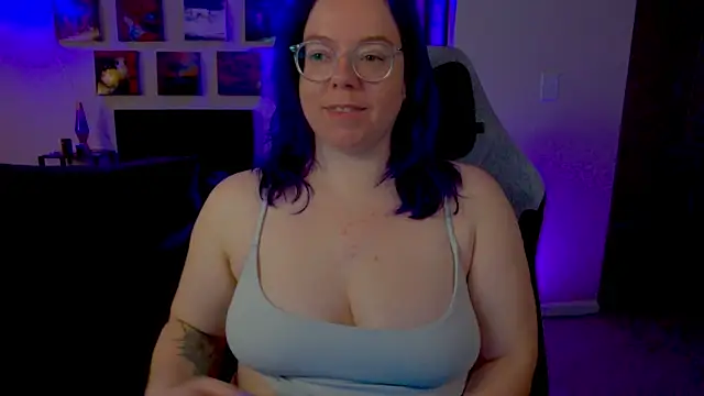 KiraSpitQueen online show from May 3, 2026, 3:56 am