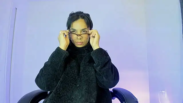 victoriachicas online show from January 12, 2025, 11:36 pm