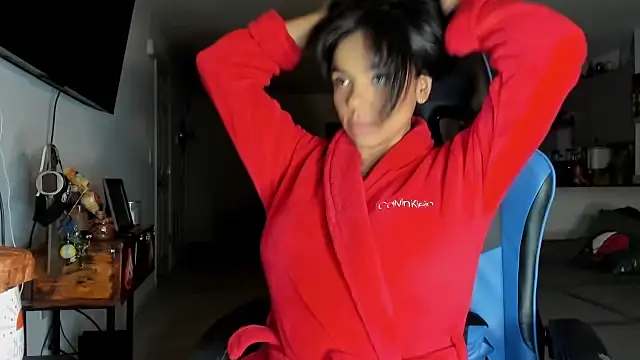 victoriachicas online show from February 22, 2025, 11:24 am