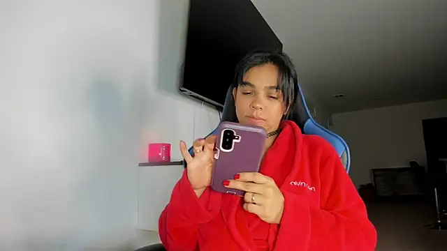 victoriachicas online show from October 21, 2025, 7:42 am