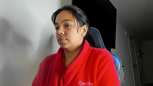 victoriachicas online show from October 22, 2025, 7:41 am