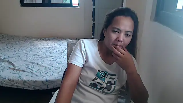 Snapshot of xTheLastVIRGINx chatting on October 8, 2025, 5:05 am xTheLastVIRGINx online show from October 8, 2025, 5:05 am